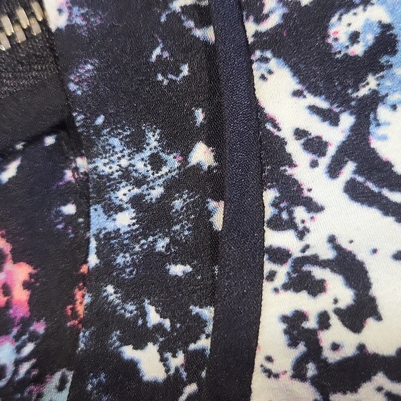 MOTHERHOOD Maternity Black Blue Foral Exposed Back Zip Top Blouse - Picture 3 of 9